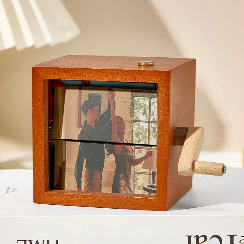 MyCorobox™ - Spinning Photo Hand Crank