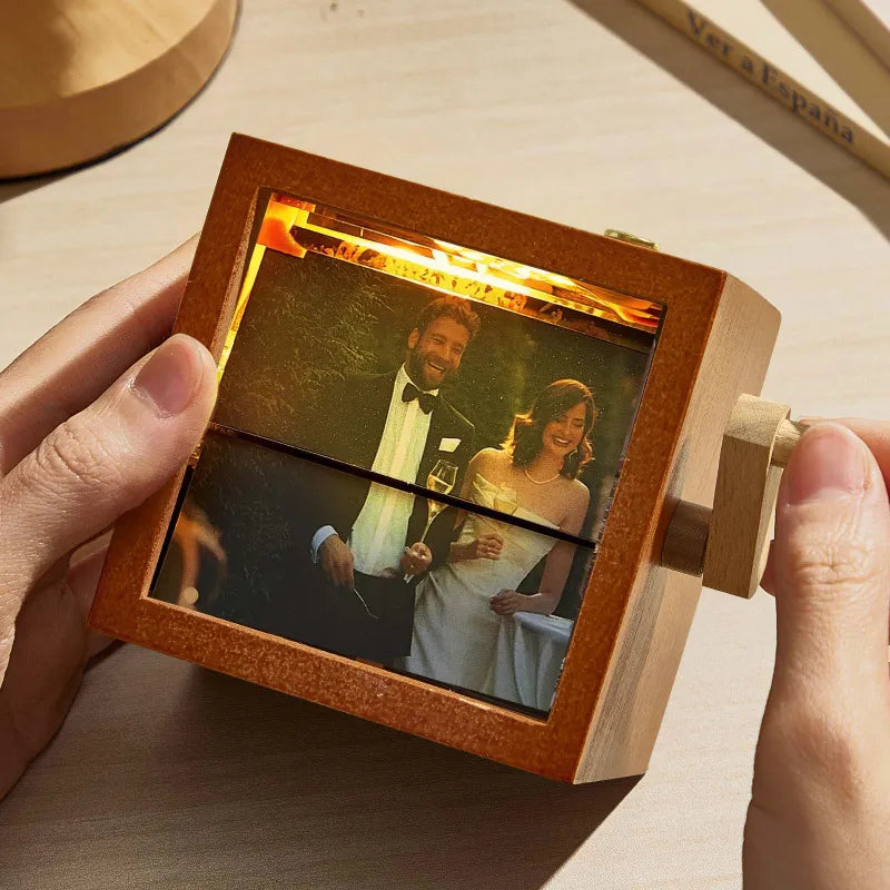 MyCorobox™ - Spinning Photo Hand Crank